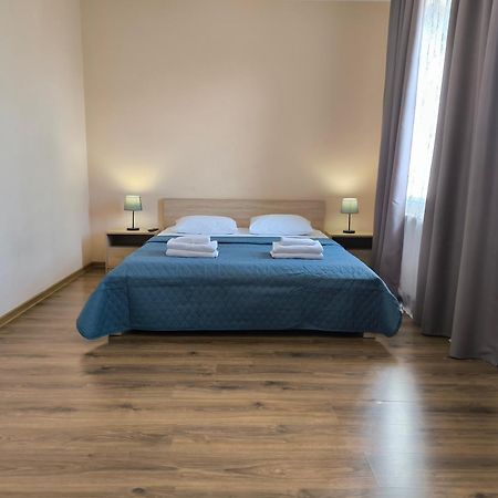 Apartments Domovik Parkaniya, 2A Mukachevo Exterior foto