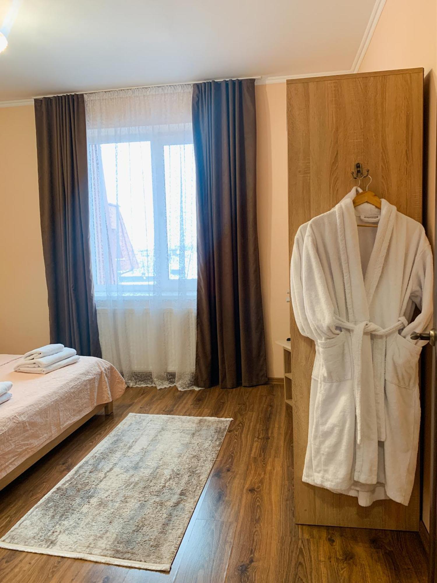 Apartments Domovik Parkaniya, 2A Mukachevo Exterior foto